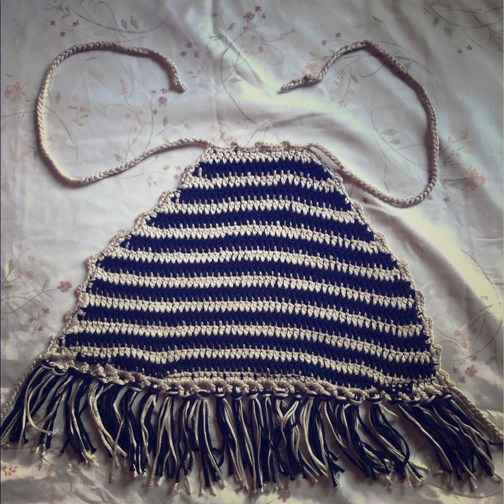 Knitted crop top shirt